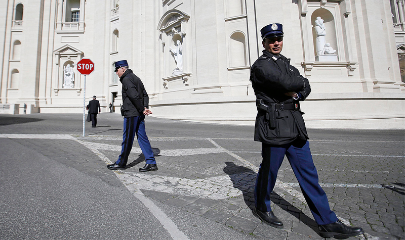 Illustration for article titled The Pope Has A Small But Deadly Army Of Elite Warriors Protecting Him